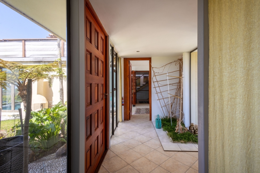 4 Bedroom Property for Sale in Whale Rock Western Cape